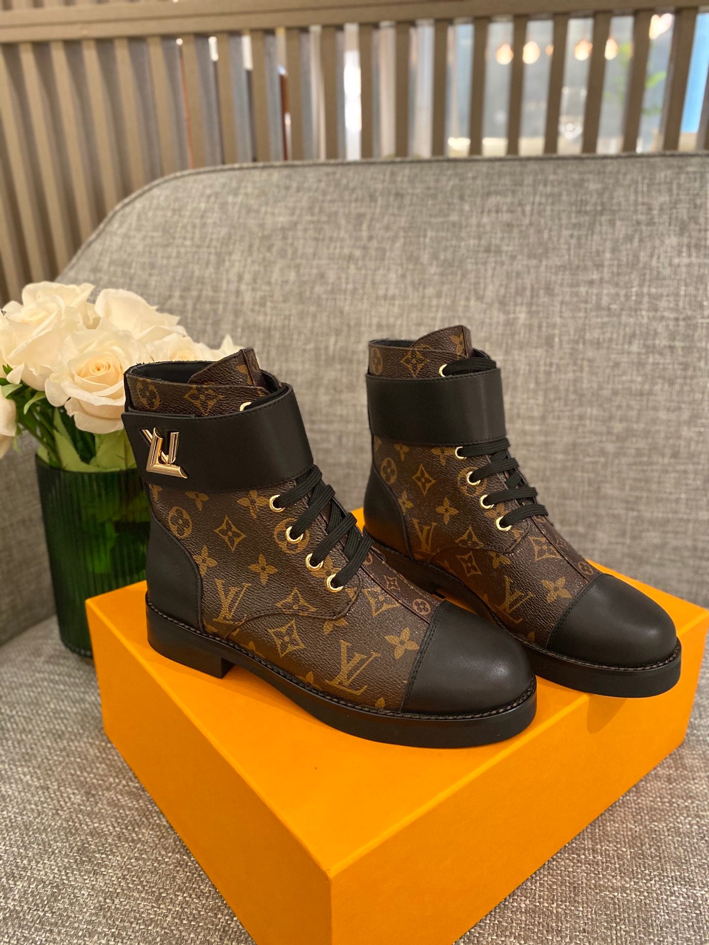 New Arrival LUV BOOTS 051