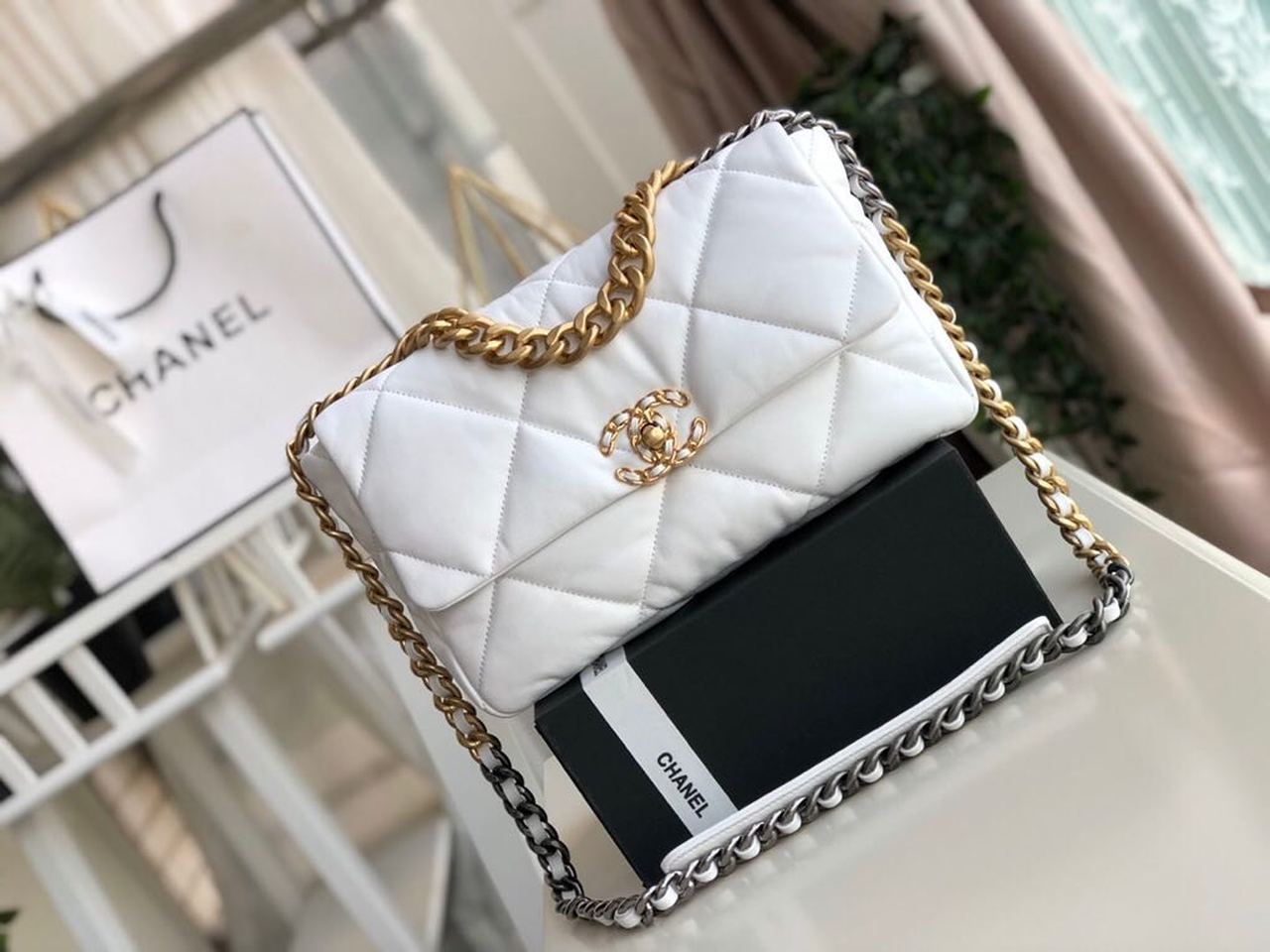 CHL 19 HandBag White For Women 11.8in/30cm