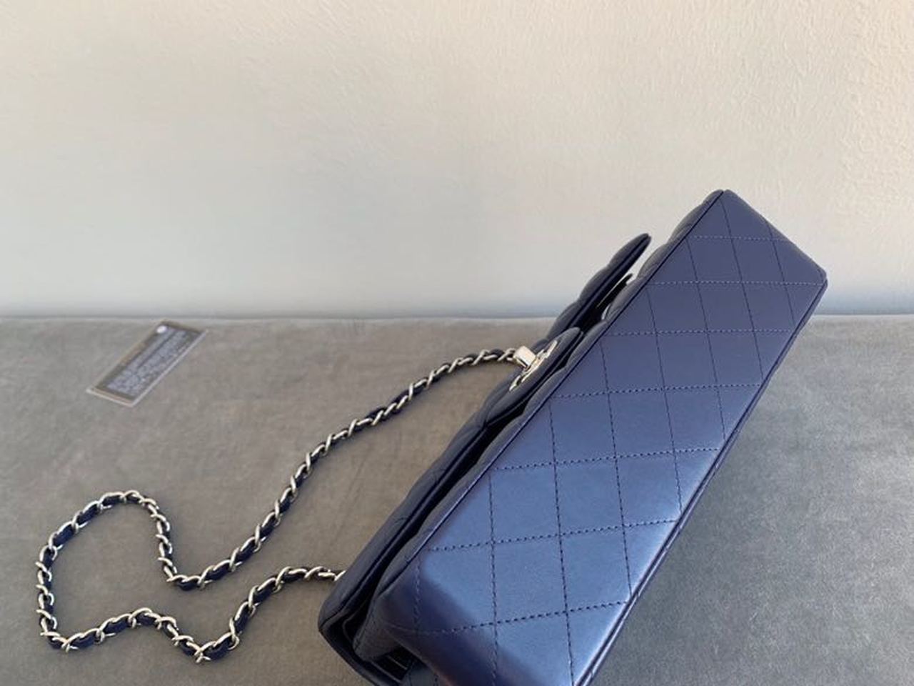 Chanel Classic Handbag Navy Blue For Women, Women’s Bags, Shoulder And Crossbody Bags 10.2in/26cm A01112
