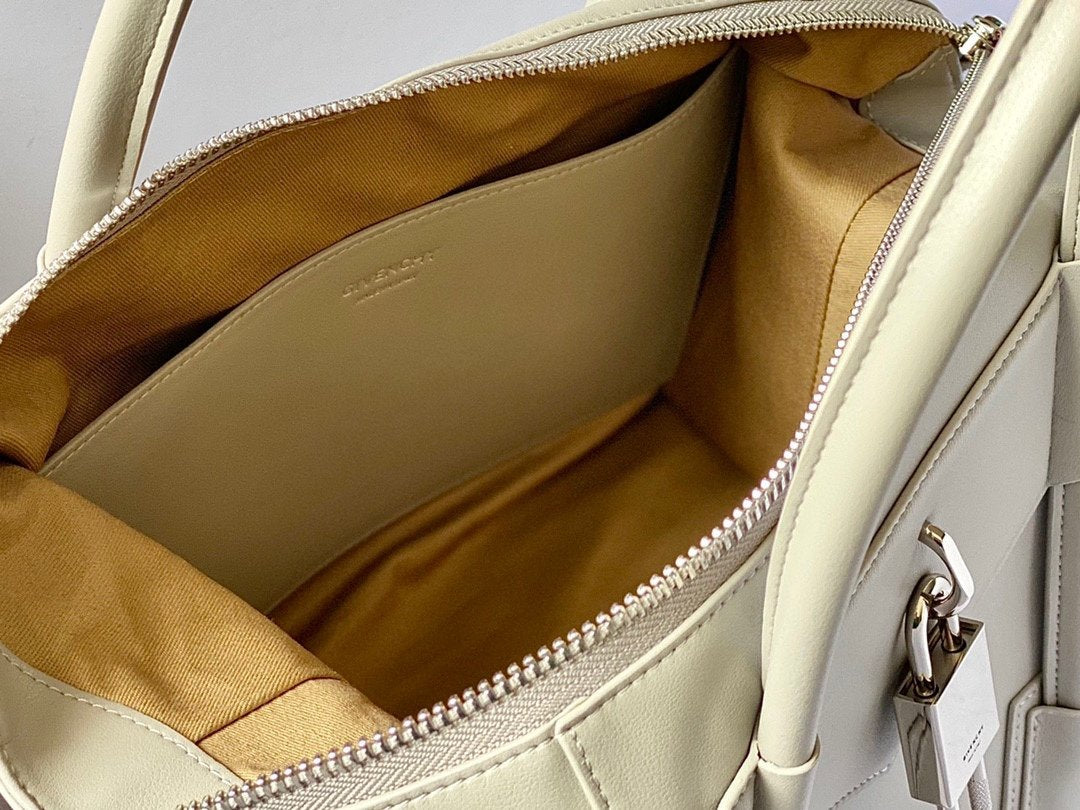 gv Small Antigona Soft Bag Beige For Women, Handbags, Shoulder Bags 17.7in/45cm GVC 