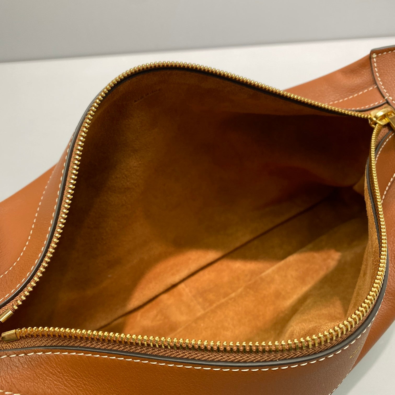 CE Medium Romy In Supple Brown For Women 13in/34cm 197443DPJ.04LU