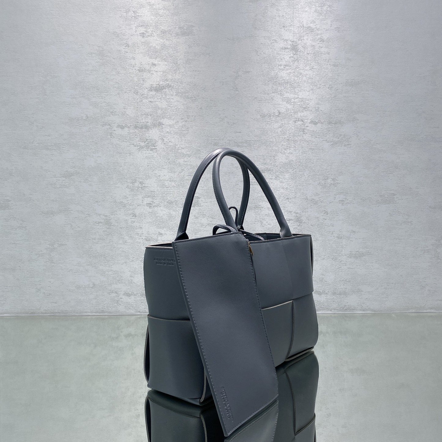 BV Small Arco Tote Bag Gray, For Women, Bags 14.2in/36cm