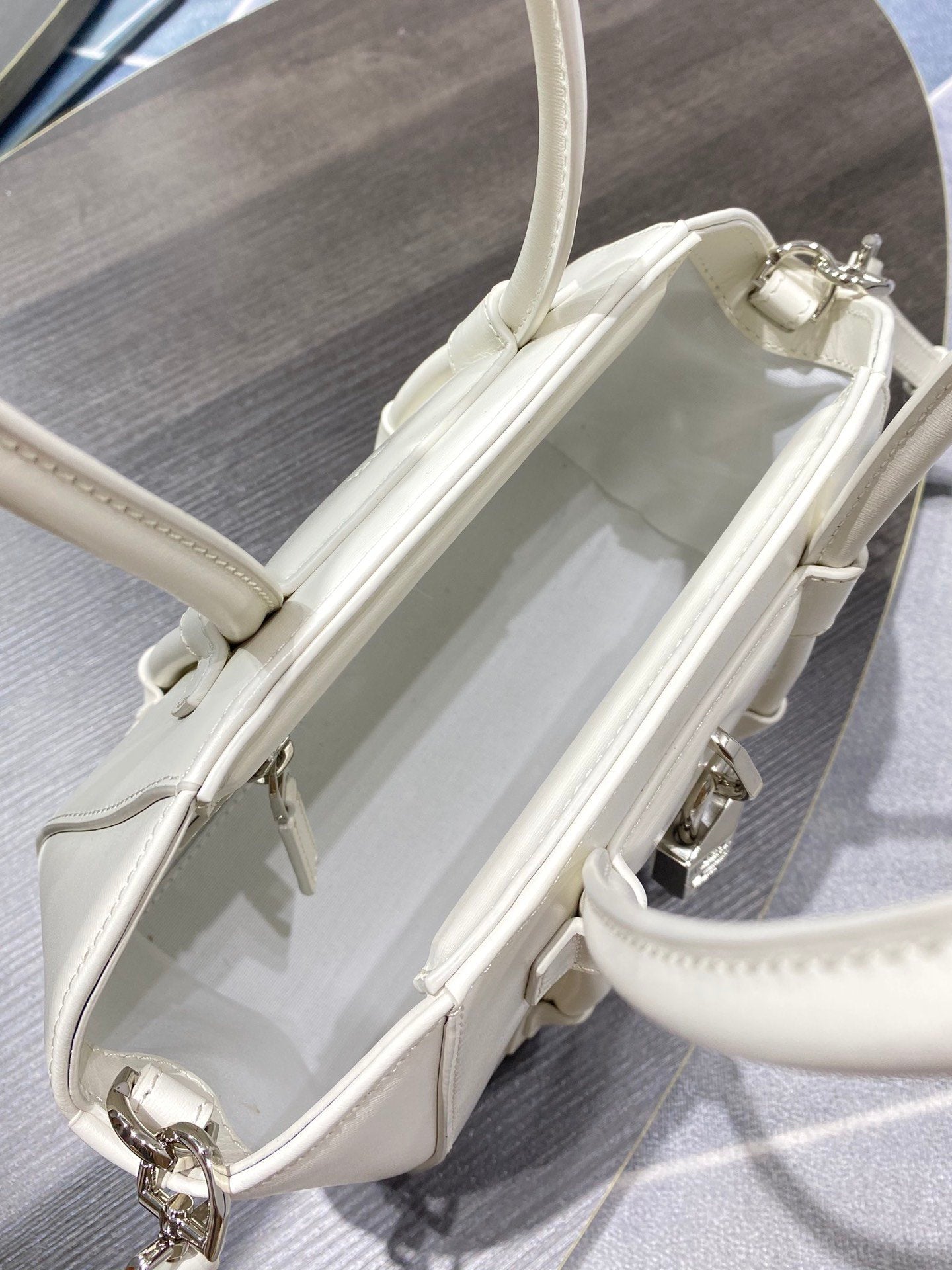 gv Mini Antigona Lock Bag Ivory For Women, Handbags, Shoulder Bags 8.7in/22cm GVC BB50J0B16S-105