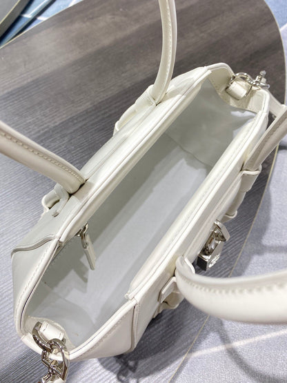 gv Mini Antigona Lock Bag Ivory For Women, Handbags, Shoulder Bags 8.7in/22cm GVC BB50J0B16S-105