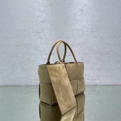 BV Small Arco Tote Bag Brown, For Women, Bags 14.2in/36cm