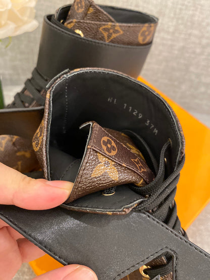 New Arrival  LUV BOOTS 051