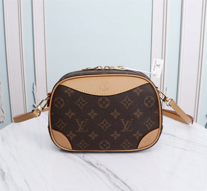 Fashion Lu-Vi bags - 3932