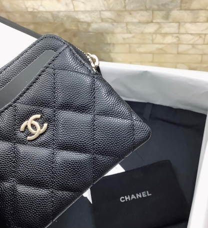 CHL CAVIAR QUILTED ZIP CARD HOLDER BLACK WALLET