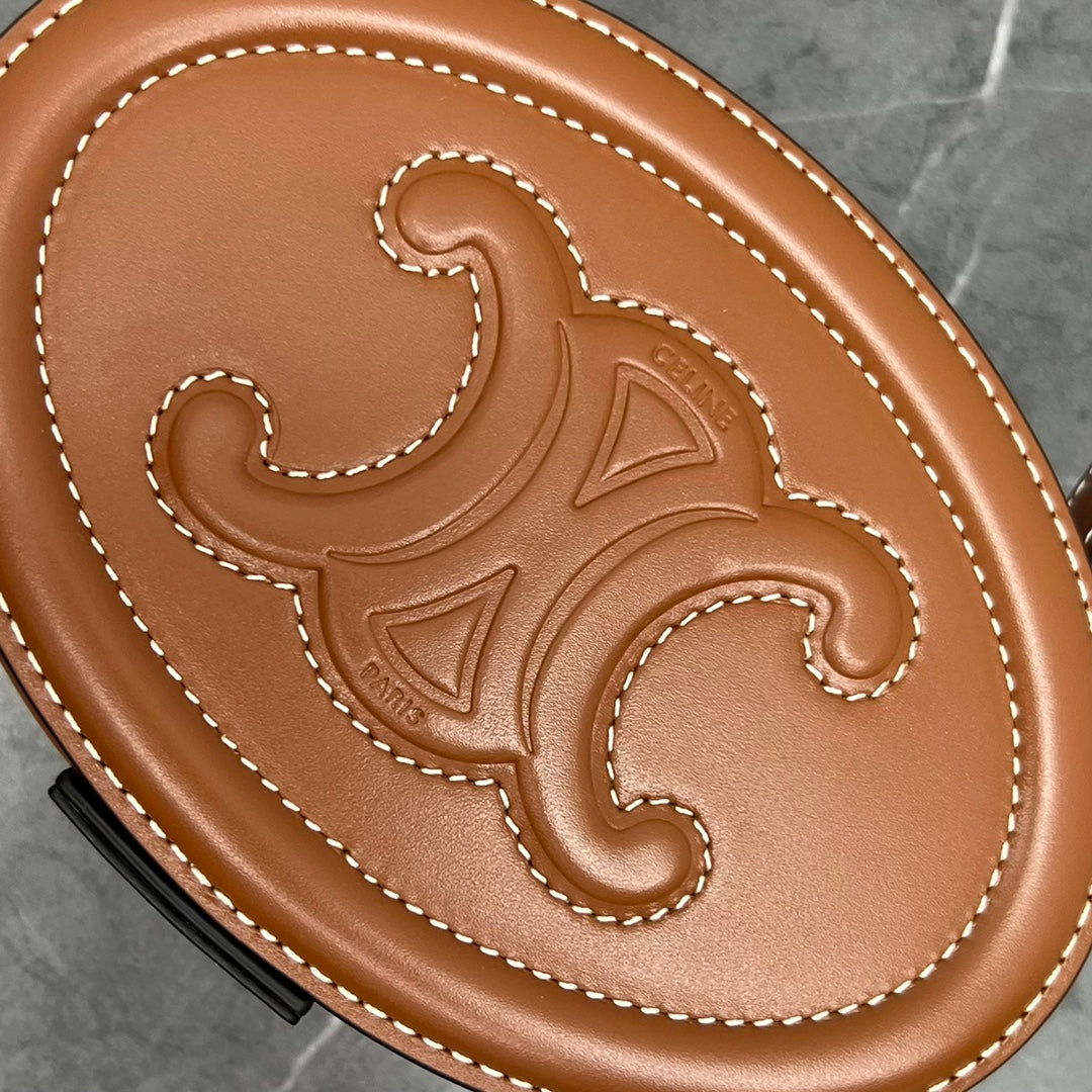 CE Oval Minaudiere Cuir Triomphe Brown For Women 6in/11.5cm 198613DU6.04LU