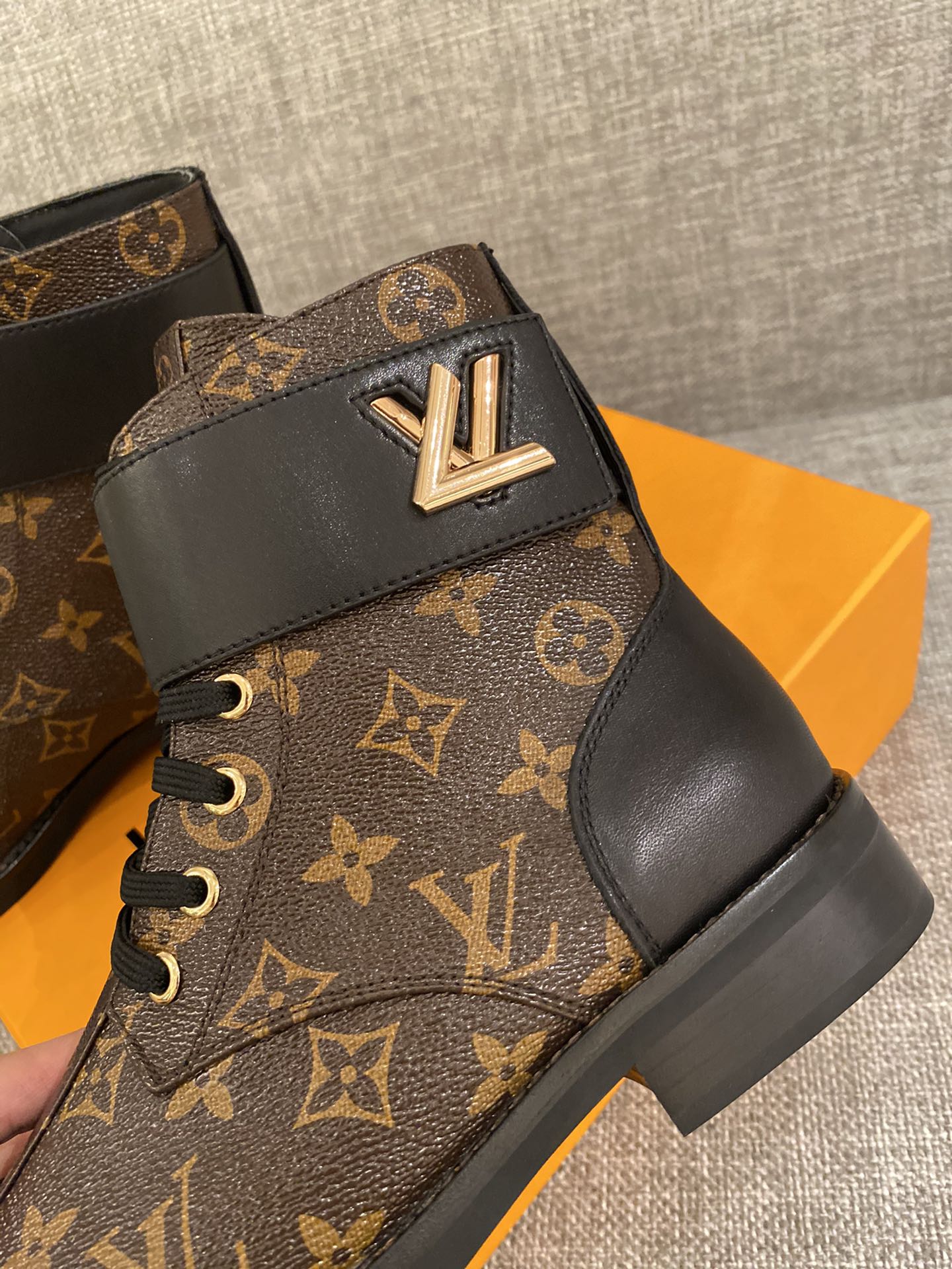 New Arrival  LUV BOOTS 051