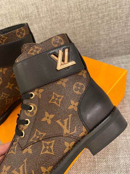 New Arrival  LUV BOOTS 051