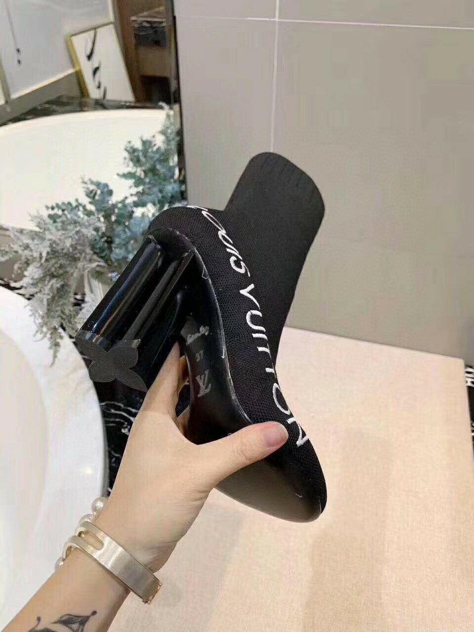 New Arrival  LUV BOOTS 019