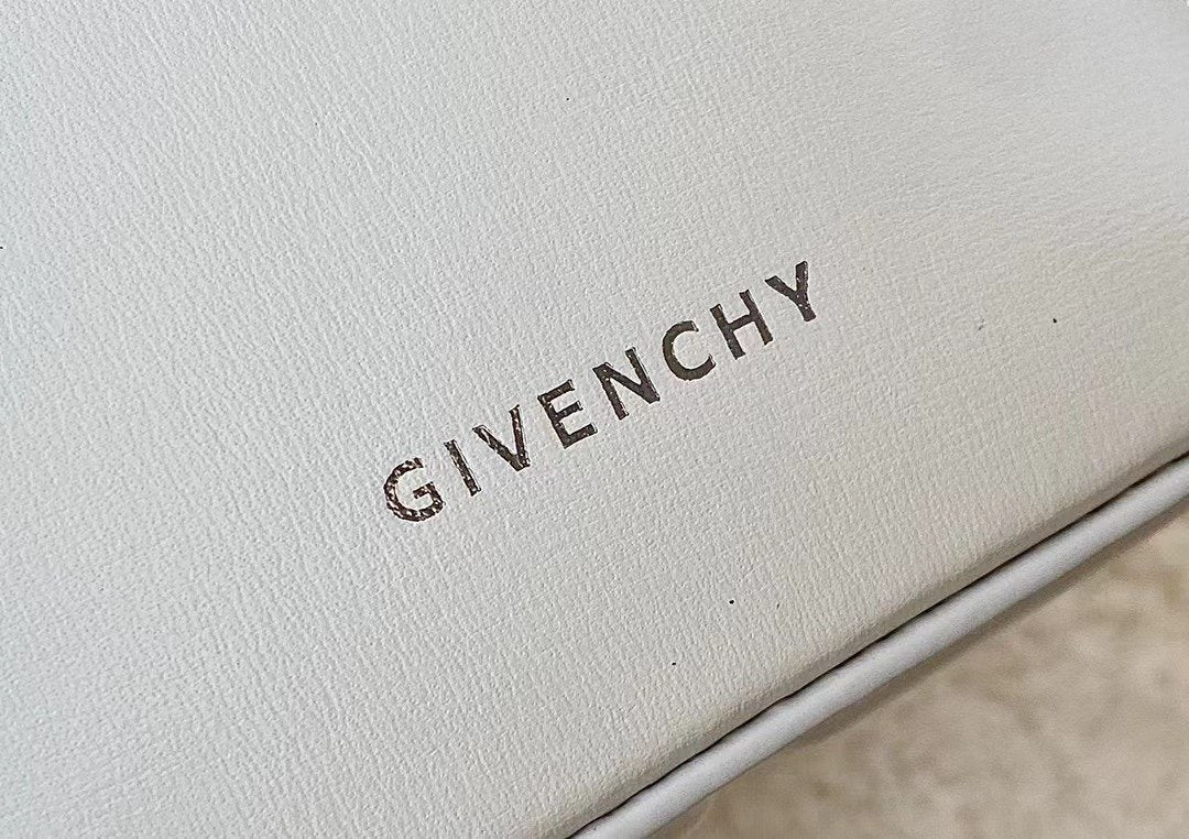 gv Mini Cut Out Bucket Bag Ivory For Women, Handbags, Shoulder Bags 6.3in/16cm GVC BB50NRB1GV-105