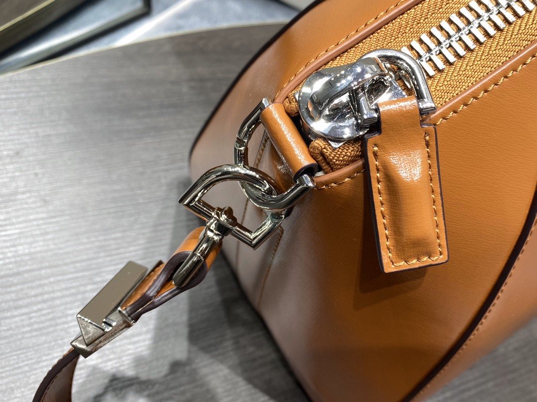 gv Mini Antigona Sport Bag Caramel Brown For Women, Handbags, Shoulder Bags 8.7in/22cm GVC