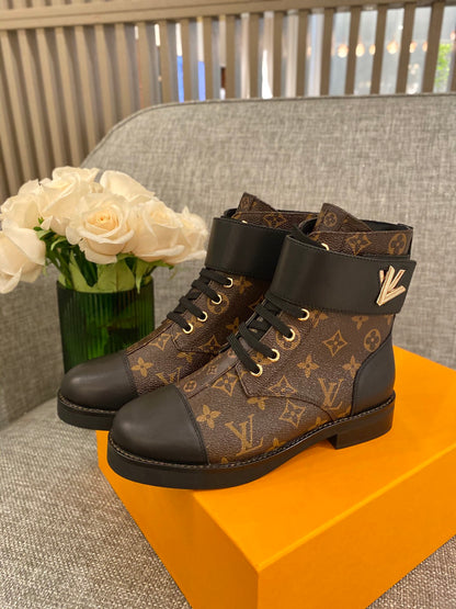 New Arrival  LUV BOOTS 051