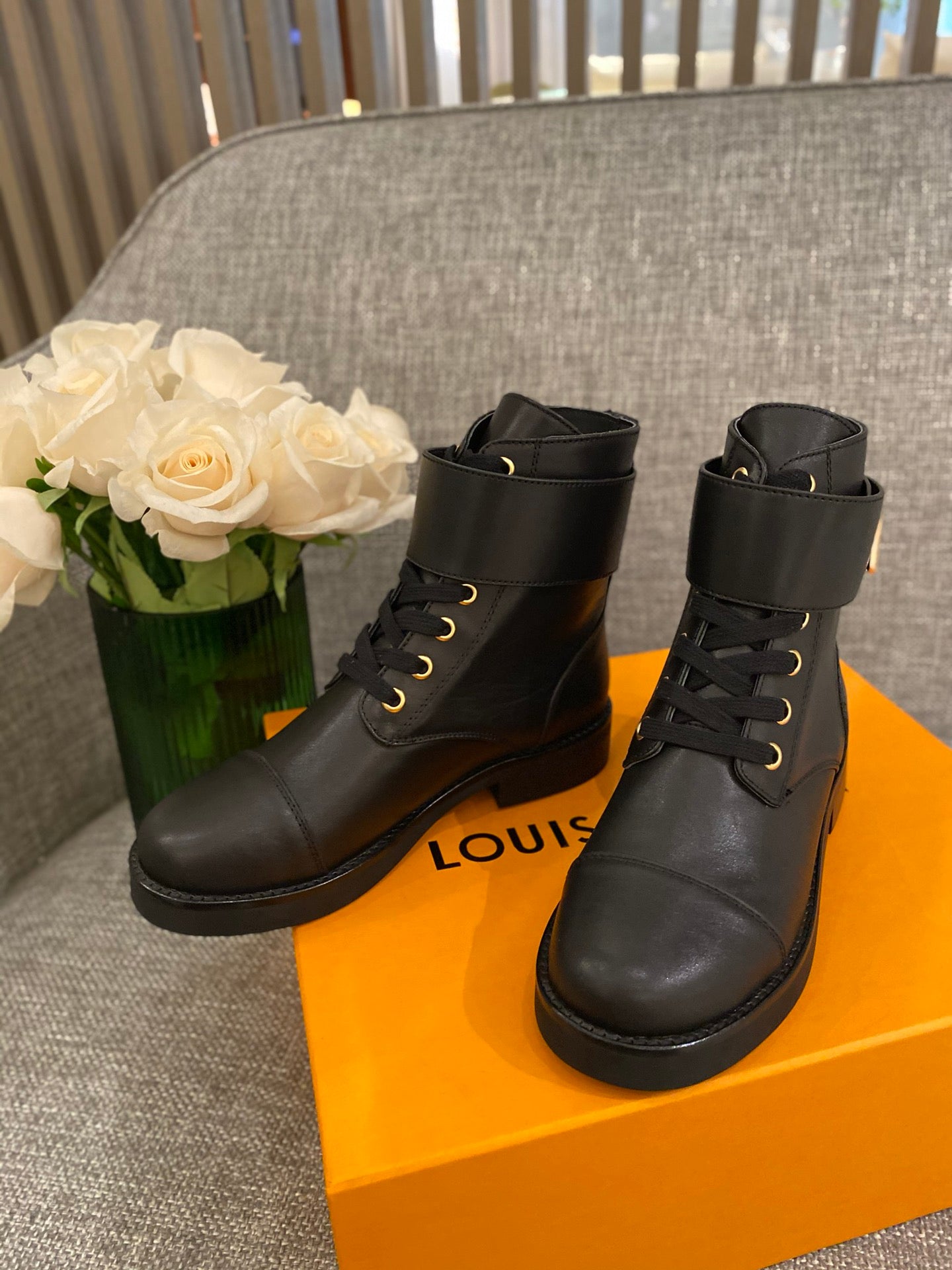 New Arrival  LUV BOOTS 052