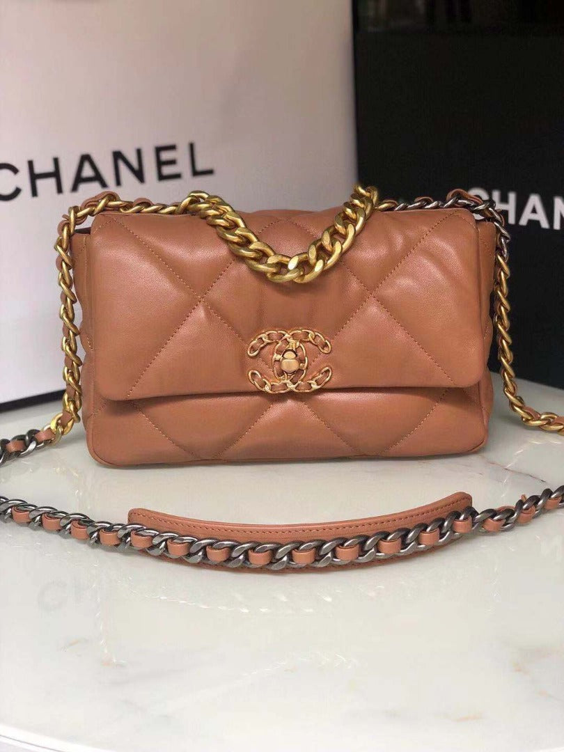CHL 19 HANDBAG BROWN