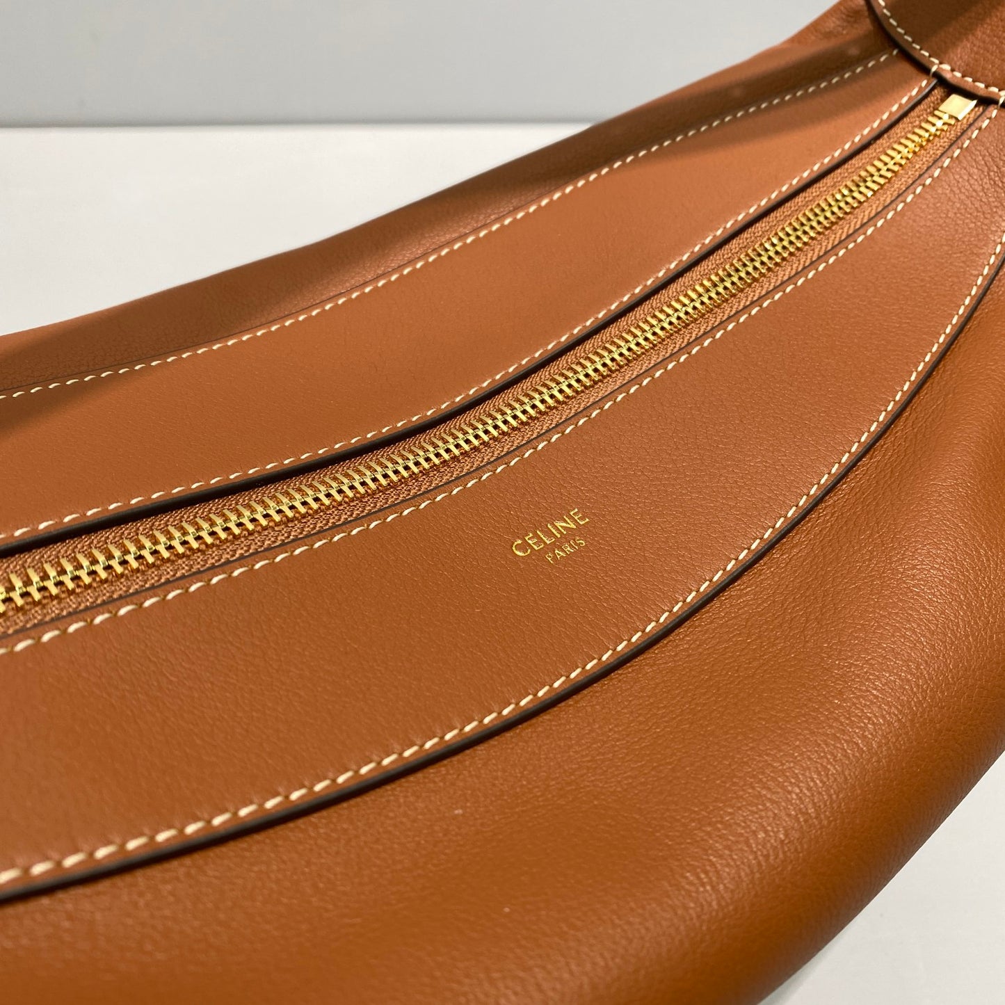 CE Medium Romy In Supple Brown For Women 13in/34cm 197443DPJ.04LU