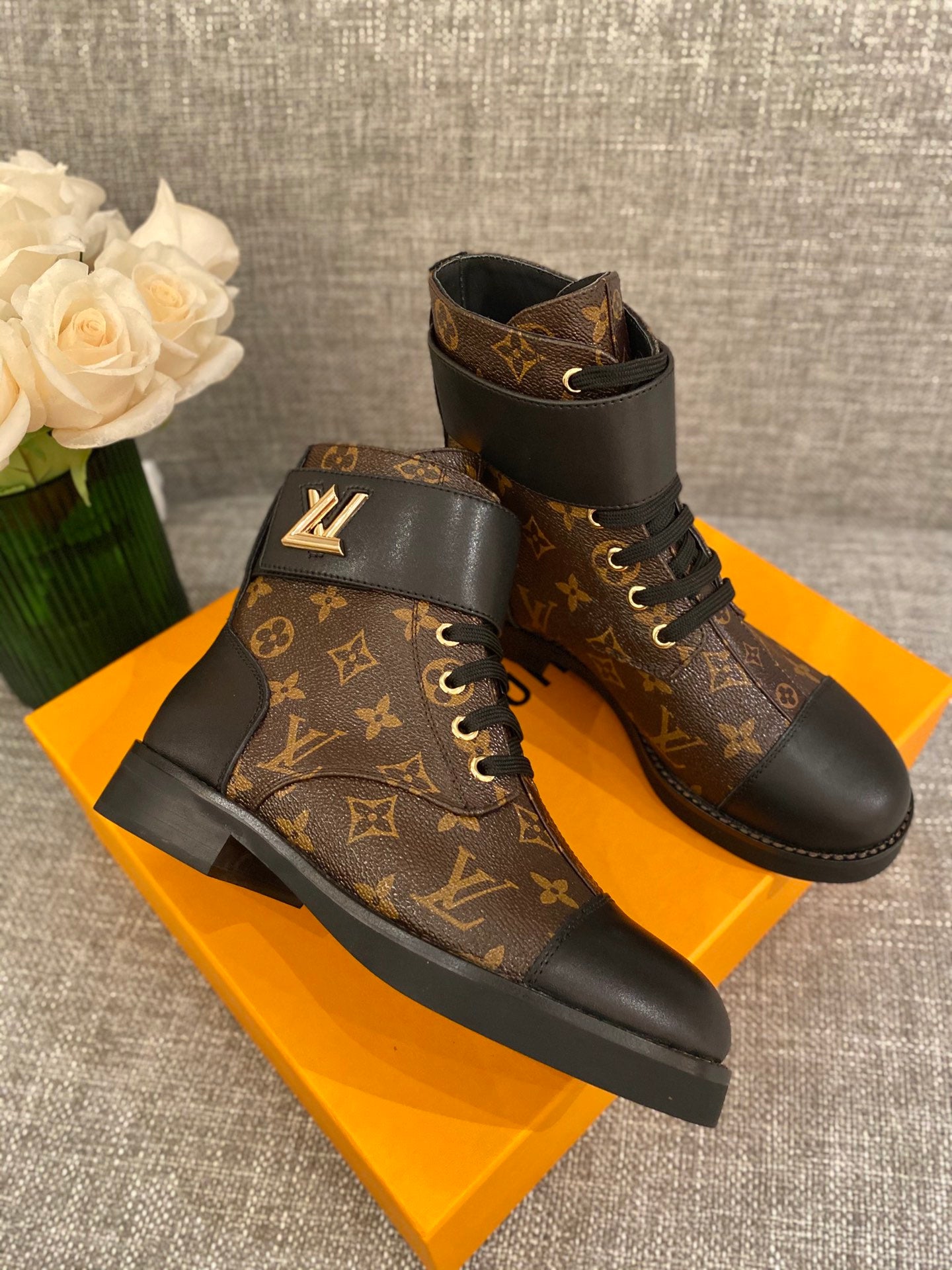 New Arrival  LUV BOOTS 051