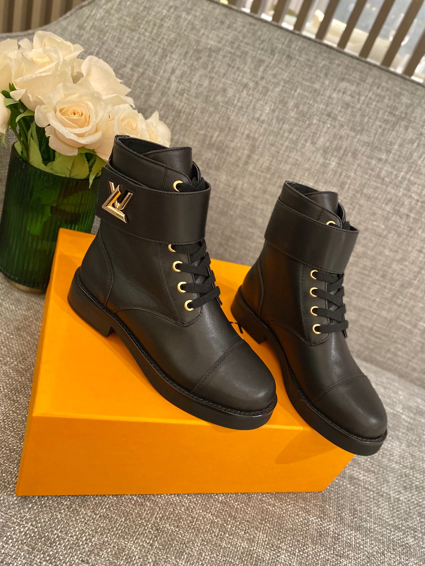 New Arrival  LUV BOOTS 052