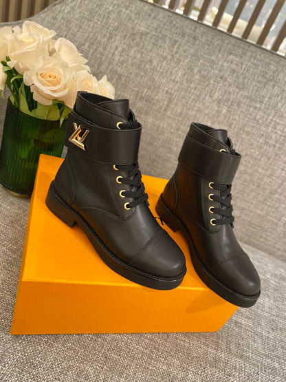 New Arrival  LUV BOOTS 052