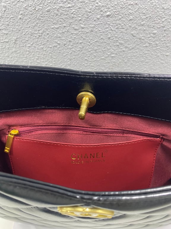 CHL 22s PEARL CRUSH HOBO BAG LAMBSKIN 28CM BLACK