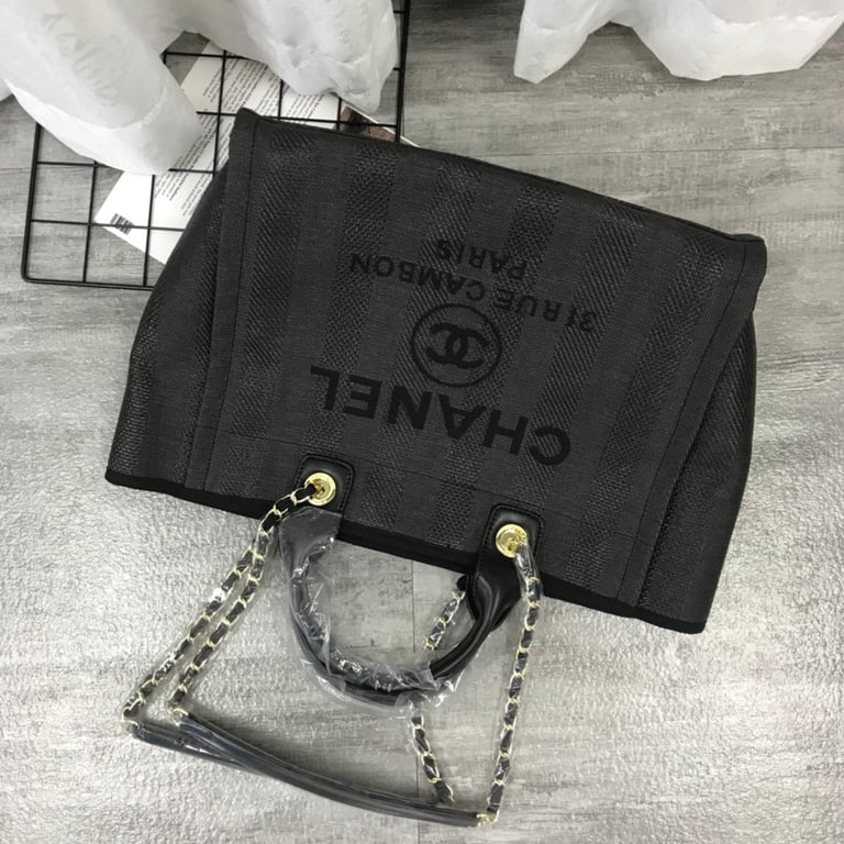 CHL CANVAS LARGE BLACK TOTE BAG 38CM A66941