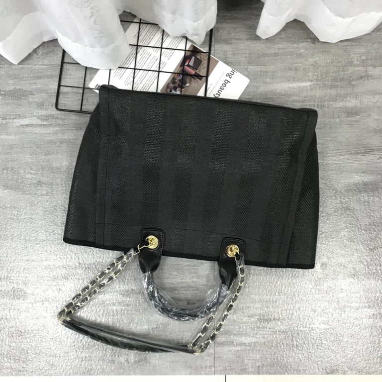 CHL CANVAS LARGE BLACK TOTE BAG 38CM A66941