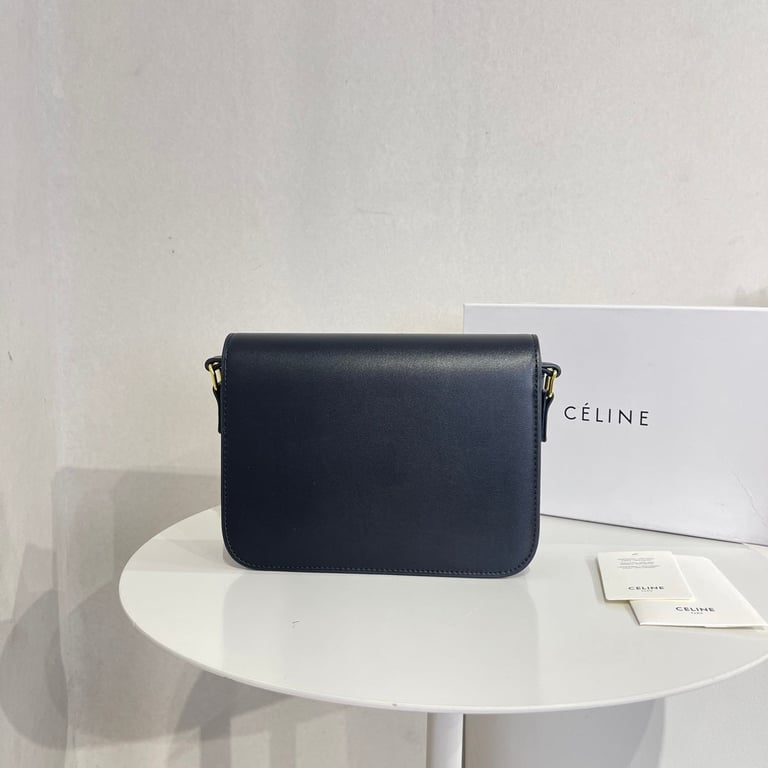 CE TEEN TRIOMPHE BAG IN SHINY CALFSKIN BLACK 18CM 1