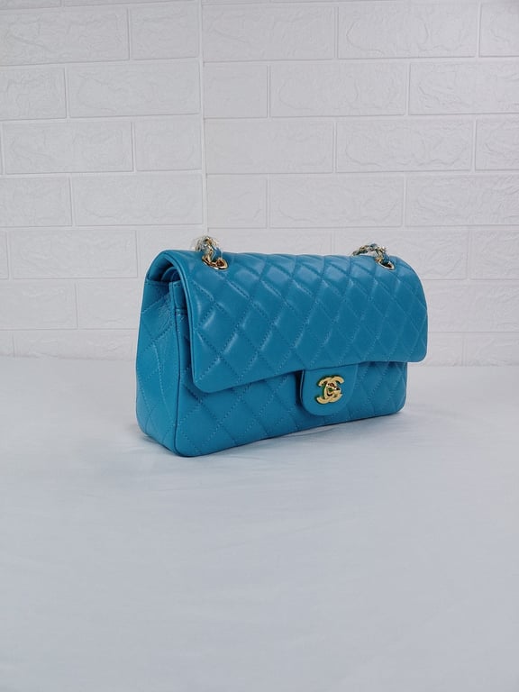 CHL CLASSIC MEDIUM LAMBSKIN FLAP BAG BLUE GOLD 25CM