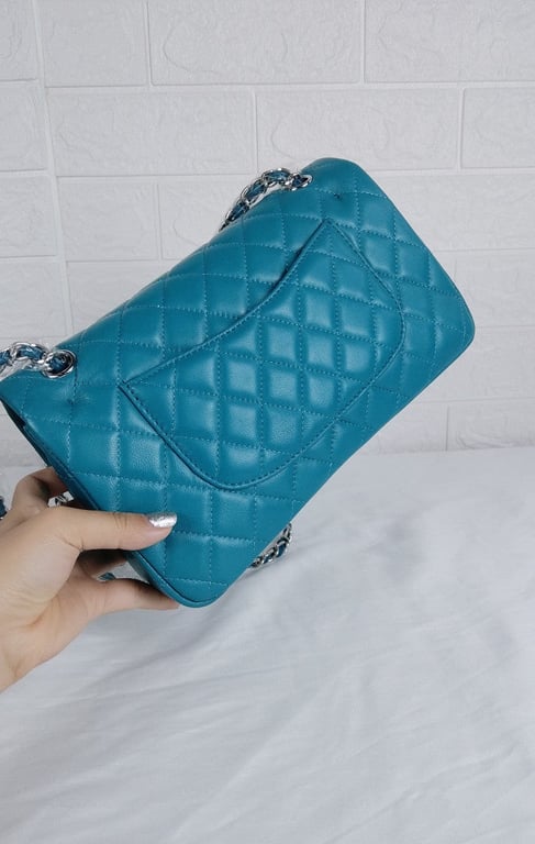 CHL CLASSIC MEDIUM LAMBSKIN FLAP DARK TURQUOISE CAVIAR SILVER 25CM