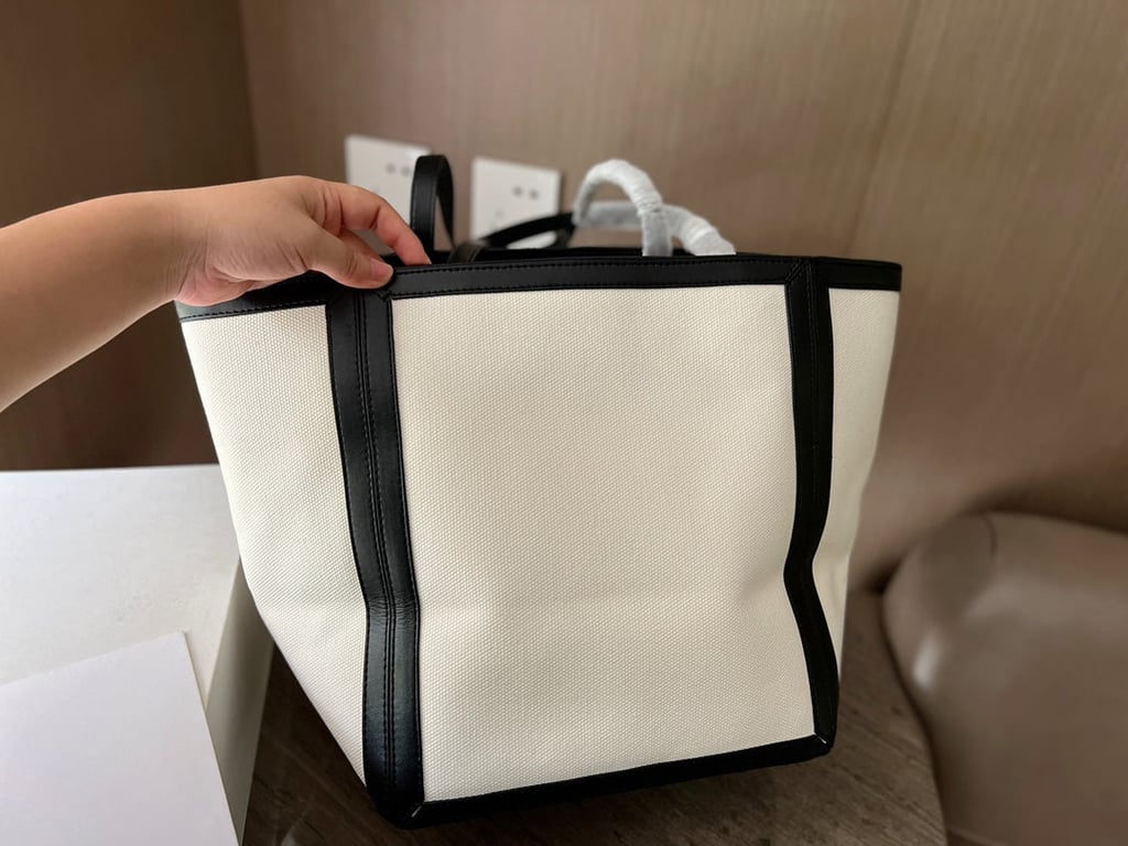 CE LARGE SQUARE IN TEXTILE WITH PRINT AND CALFSKIN BLACK 48CM