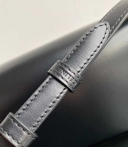 CE TRIOMPHE SHOULDER BAG IN SHINY CALFSKIN BLACK
