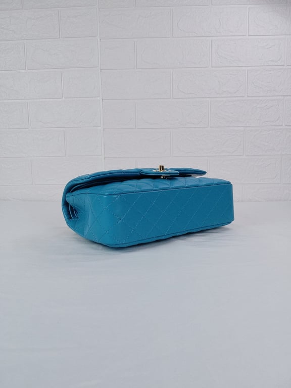CHL CLASSIC MEDIUM LAMBSKIN FLAP BAG BLUE GOLD 25CM