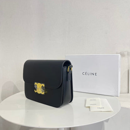 CE TEEN TRIOMPHE BAG IN SHINY CALFSKIN BLACK 18CM 1