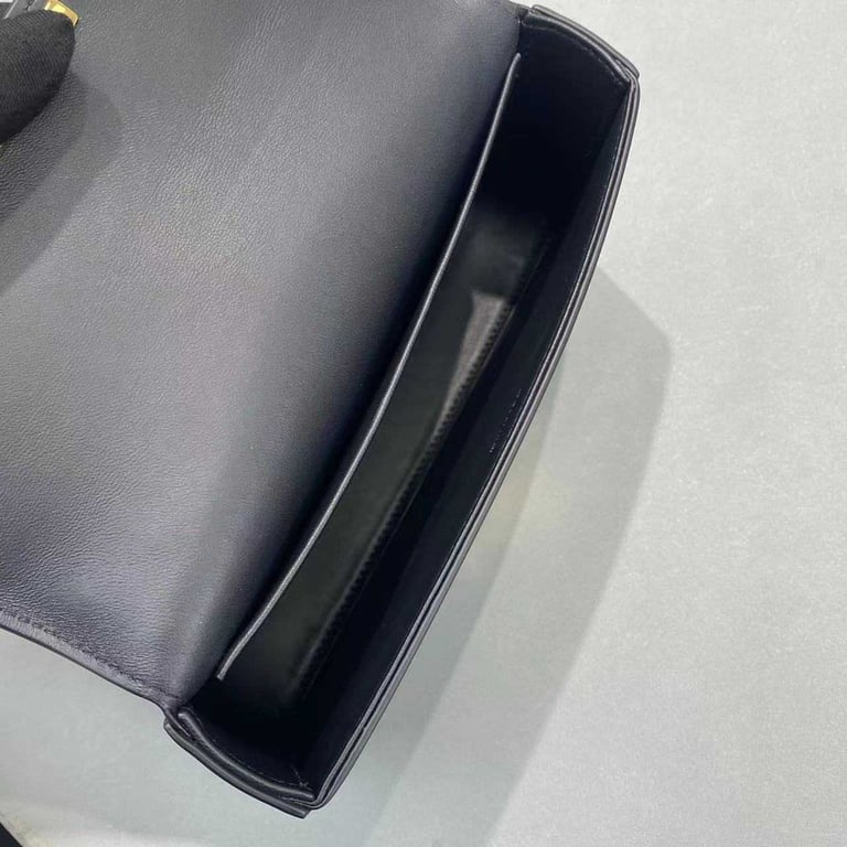 CE CHAIN BOX TRIOMPHE BAG IN SHINY CALFSKIN BLACK