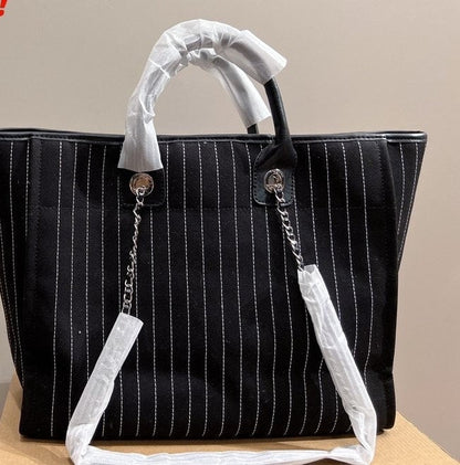 CHL 38CM BLACK WHITE LARGE SHOPPING BAG A66941 B10404 NN102