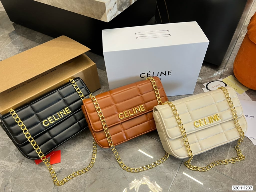 CE CHAIN SHOULDER BAG MATELASSE MONOCHROME IN QUILTED GOATSKIN BEIGE