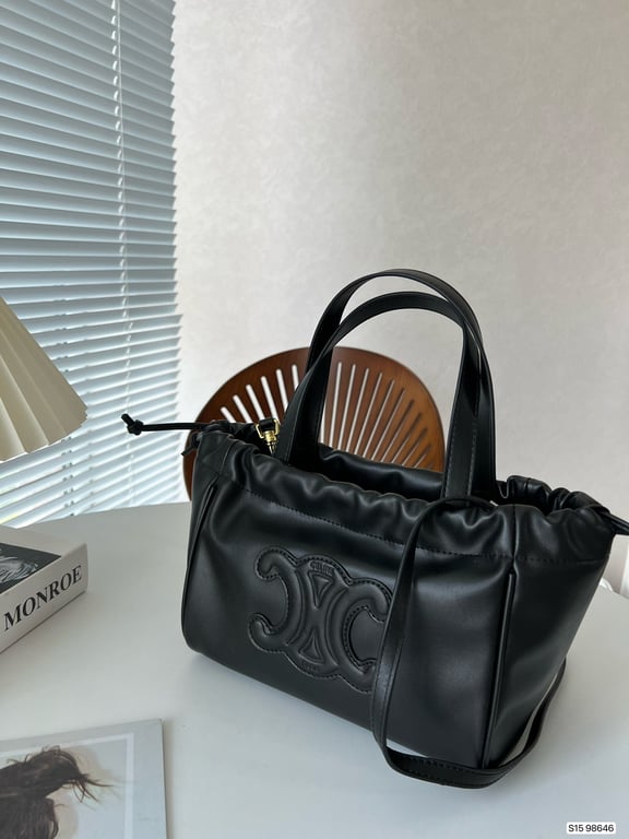 CE SMALL CABAS DRAWSTRING CUIR TRIOMPHE IN SMOOTH CALFSKIN BLACK 24CM