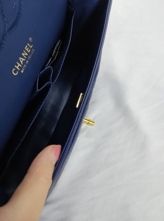 CHL CLASSIC MEDIUM LAMBSKIN FLAP NAVY AND GOLD 25CM