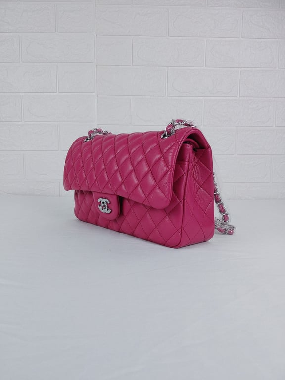 CHL CLASSIC MEDIUM LAMBSKIN FLAP PINK AND SILVER 25CM