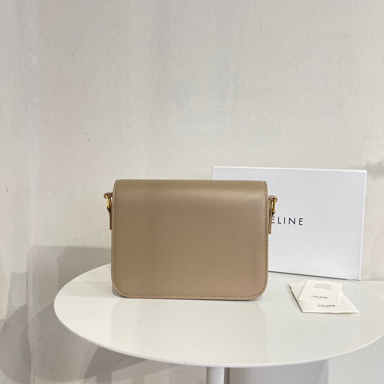 CE TEEN TRIOMPHE BAG IN SHINY CALFSKIN BEIGE 18CM