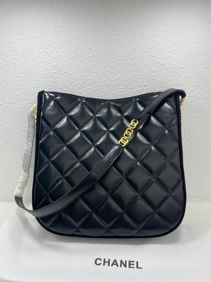 CHL 22s PEARL CRUSH HOBO BAG LAMBSKIN 28CM BLACK
