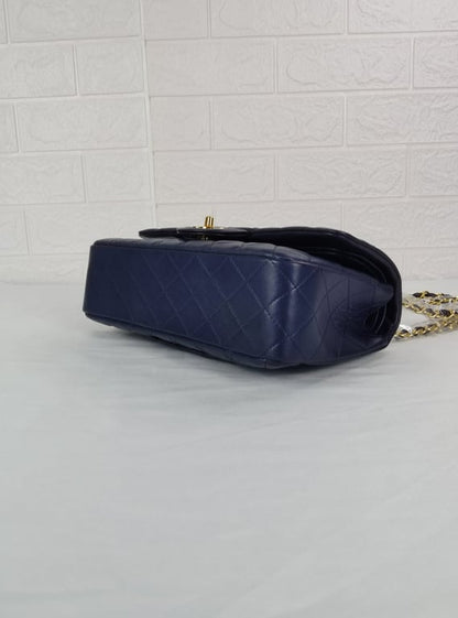 CHL CLASSIC MEDIUM LAMBSKIN FLAP NAVY AND GOLD 25CM