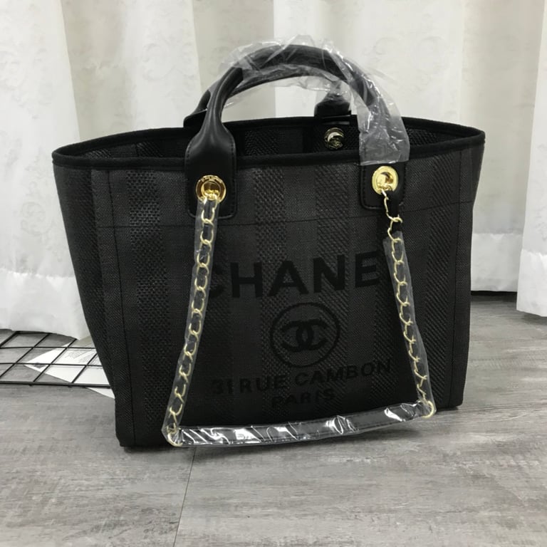 CHL CANVAS LARGE BLACK TOTE BAG 38CM A66941