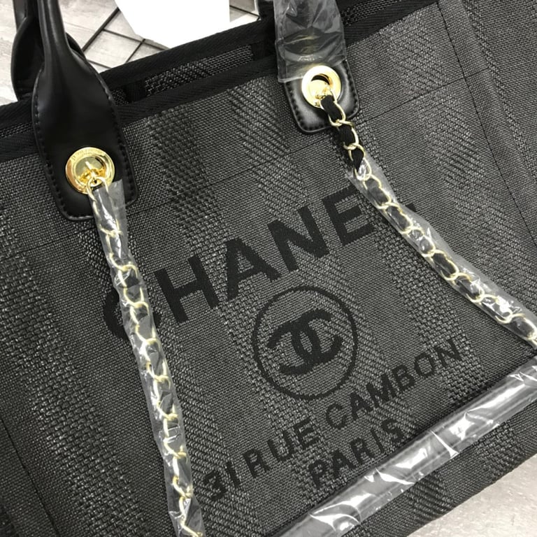CHL CANVAS LARGE BLACK TOTE BAG 38CM A66941