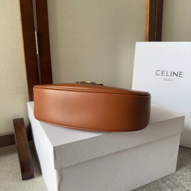 CE AVA TRIOMPHE SOFT BAG IN SMOOTH CALFSKIN TAN