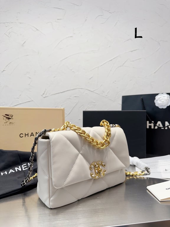 CHL 19 FLAP BAG WHITE 32CM