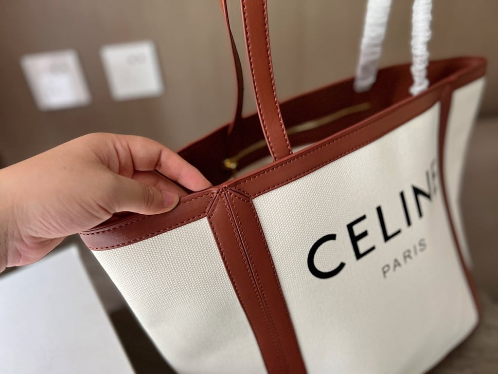 CE LARGE SQUARE IN TEXTILE WITH PRINT AND CALFSKIN BROWN 48CM