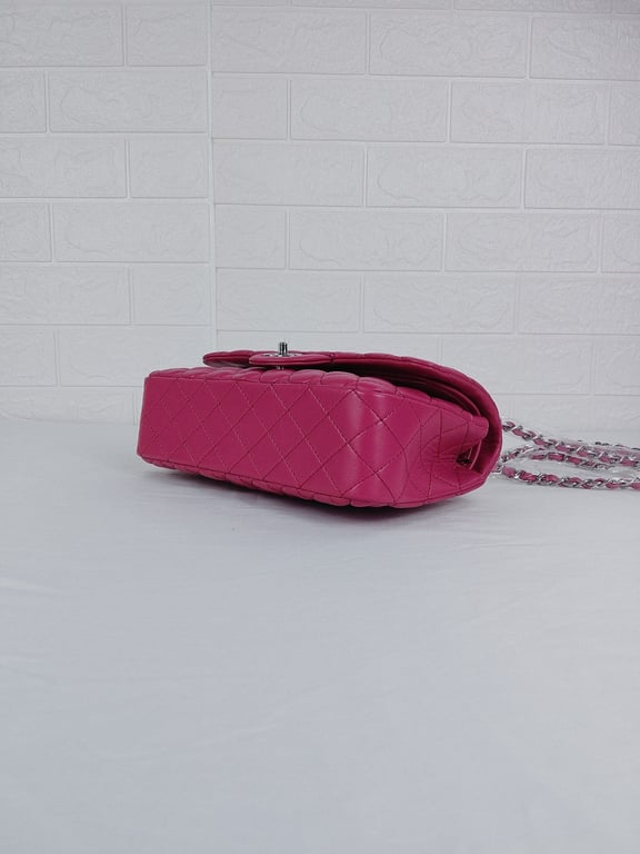 CHL CLASSIC MEDIUM LAMBSKIN FLAP PINK AND SILVER 25CM